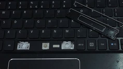 how to take the back off an acer laptop