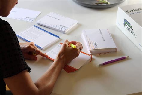 an info sheet describing how to use flashcards effectively