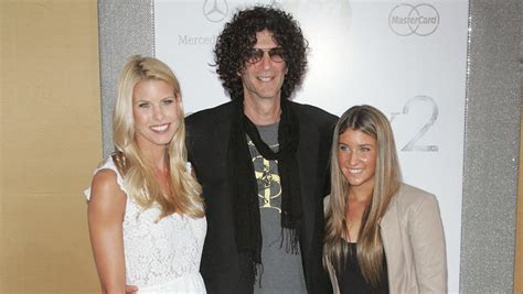 How Howard Stern's Dad Embarrassed Him In Front Of Jim Carrey