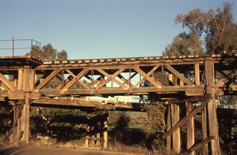 howe truss bridge advantages
