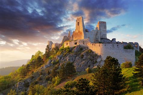 hrady a zámky slovenska