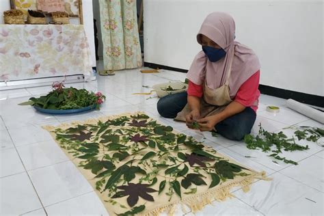 Image of Empty Airport Terminal