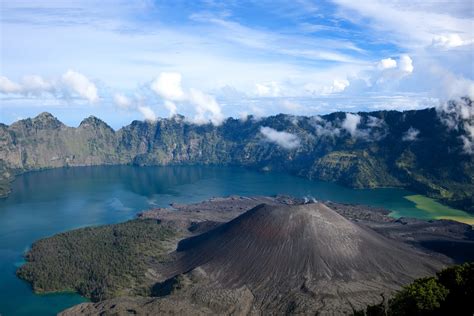 danau segara anak Rinjani Pesona Indonesia
