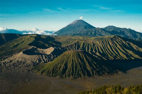 Gunung Batok Sejarah, Lokasi & Spot Foto yang Bagus