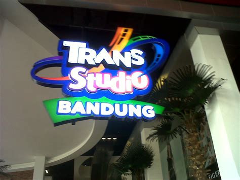 Trans Studio Bandung merupakan kawasan wisata terpadu yang menawarkan