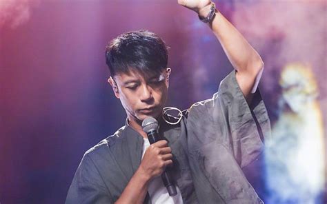 what causes the gear shift to get stuck manual