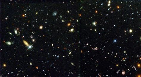 Hubble Deep Field Zoomable