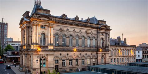 huddersfield town hall