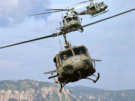 huey helicopter training vietnam war