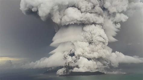 hunga tonga volcano eruption from space