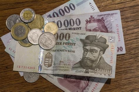 hungary currency to eur