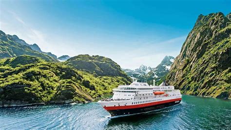 hurtigruten cruise line reviews