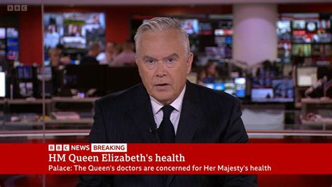 huw edwards announces queen's death youtube