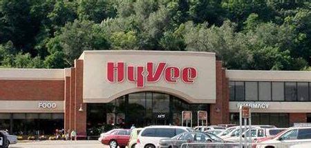 hy vee winona phone number