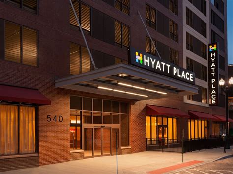 hyatt hotels and resorts omaha ne