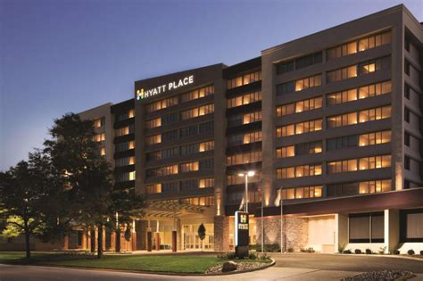 hyatt place chicago o'hare airport amenities