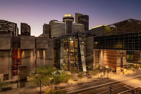 hyatt regency phoenix location