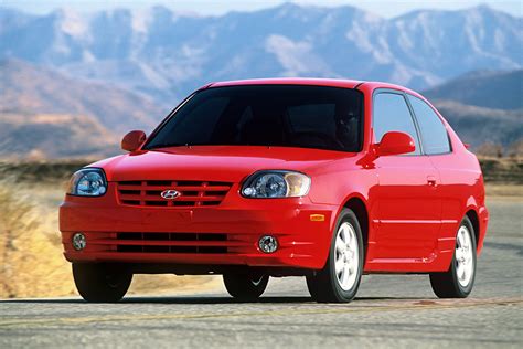 2005 Hyundai Accent Pictures, History, Value, Research, News