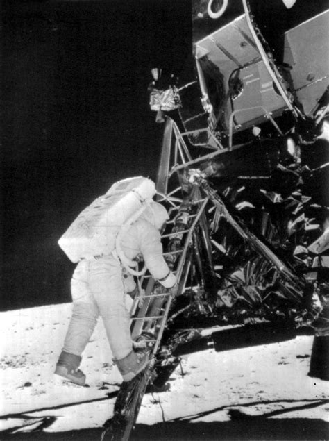 i primi passi sulla luna