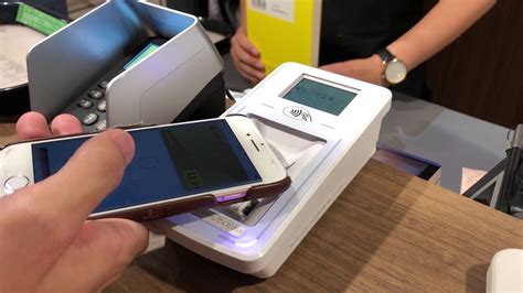 キーワードについてのレビュー：グラフィックデザイナーの視点