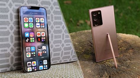 iPhone 12 Pro Max vs. Galaxy Note 20 Ultra: display