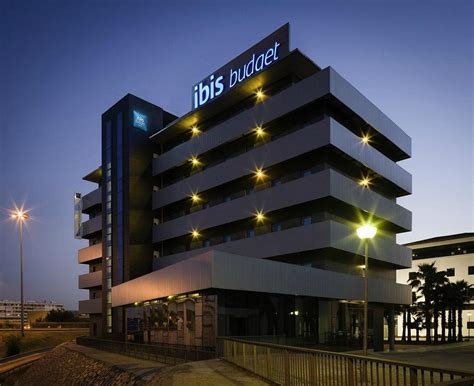 ibis budget sevilla aeropuerto hotel