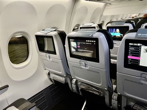 icelandair 737 max 8 interior