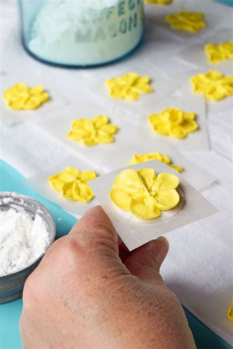 Icing Flower Daffodil