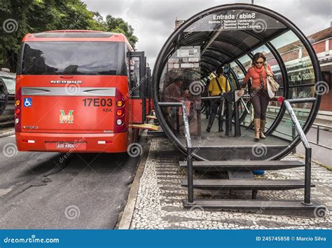 iconic architecture stops