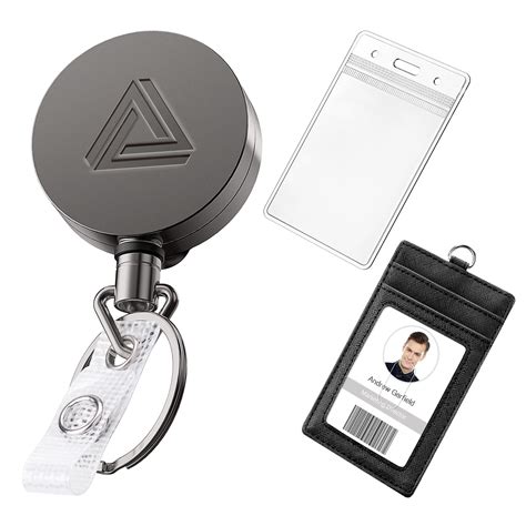 Id Holder With Retractable