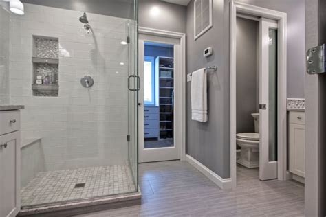 60 Elegant Small Master Bathroom Remodel Ideas (41
