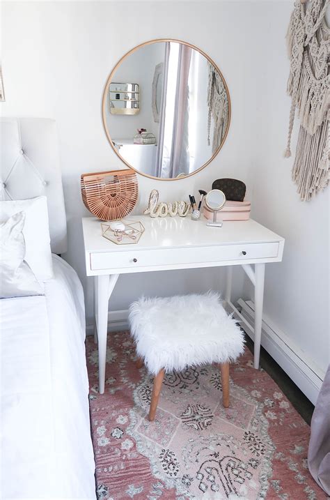 25 Awesome Bedroom Vanity Ideas To Try Out Instaloverz