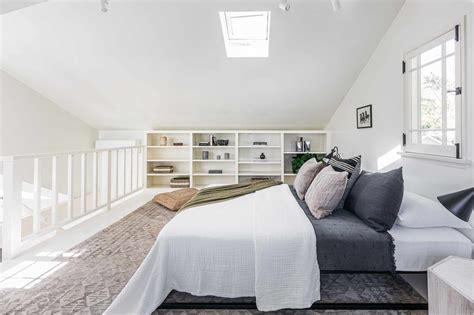 15+ Amazing Turning The Attic Into A Bedroom Ideas For A