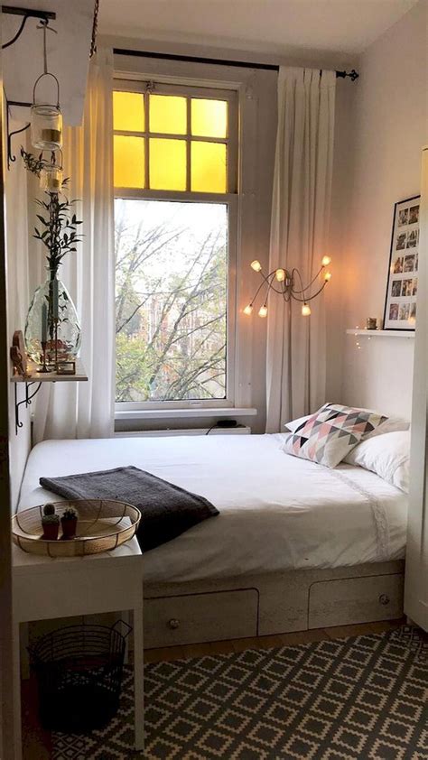 How to Decorate Guest Bedroom On Your Own