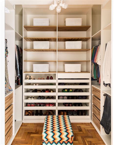 Organiza tus armarios pequeños para aprovechar el espacio