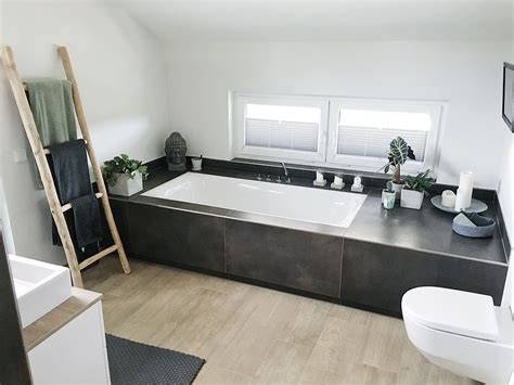 Badezimmer In Braun Und Beige Und Freistehende Badewanne Bad Ideen Avec Badezimmer Ideen Badew