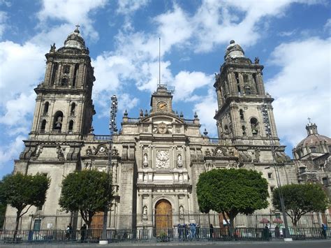 Imagen de una iglesia en México