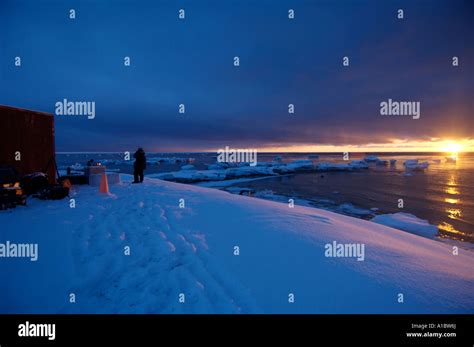 Igloolik Phone Directory