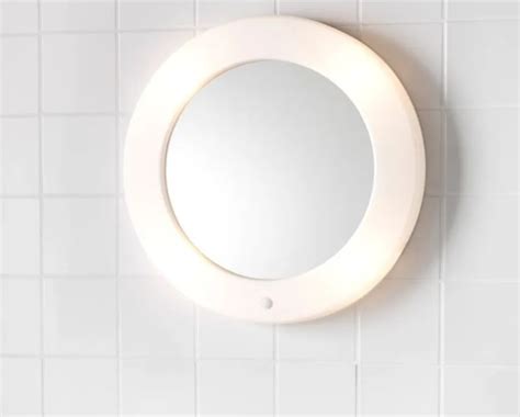 Ikea Specchio Con Luce
