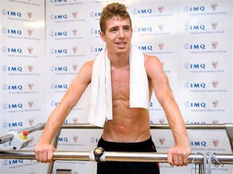 iker muniain altura