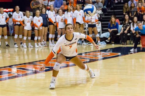 Illinois Volleyball beats Wisconsin for first time in 5 years, improves