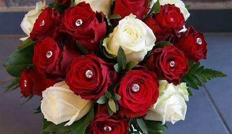 Magnifique cœur de roses rouge et blanche de