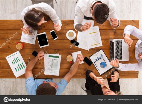 imagen de personas trabajando en una empresa