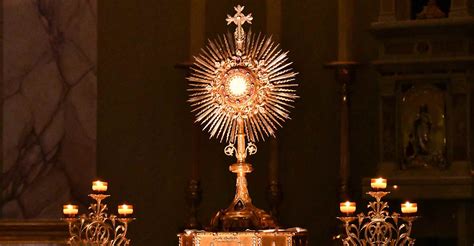 images of adoration of the blessed sacrament