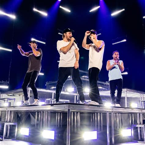 images of big time rush in concert
