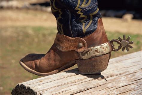 images of cowboy boots with spurs