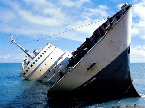 images of sinking ships