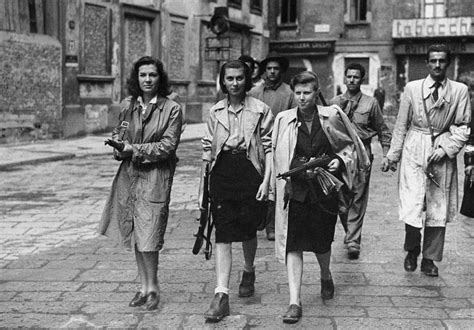 immagini partigiani 25 aprile 1945