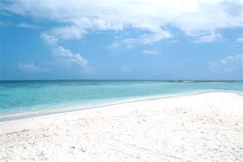 Le migliori attività da fare in spiaggia: divertiti sotto il sole italiano!