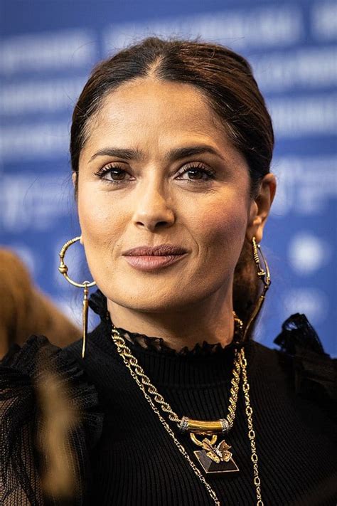 in which country was salma hayek pinault born